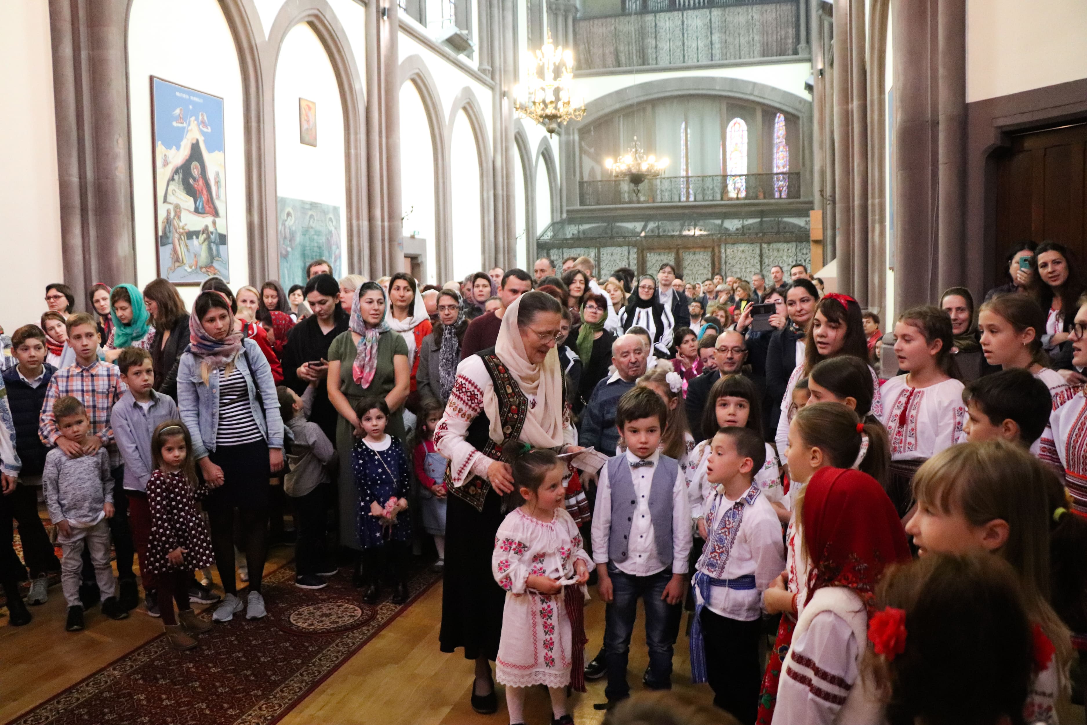 Year Meander Standard Parohia ortodoxa română din Strasbourg si-a sărbătorit 35 de ani de  existentă